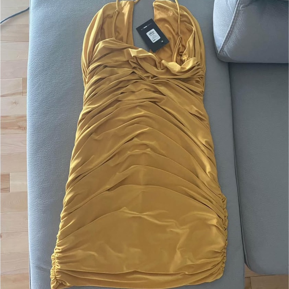 Dress - Picture 3 of 4